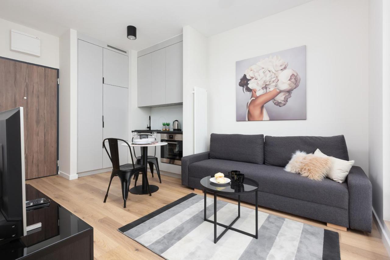 Apartments Business Center Wola Ordona By Renters Varsó Kültér fotó