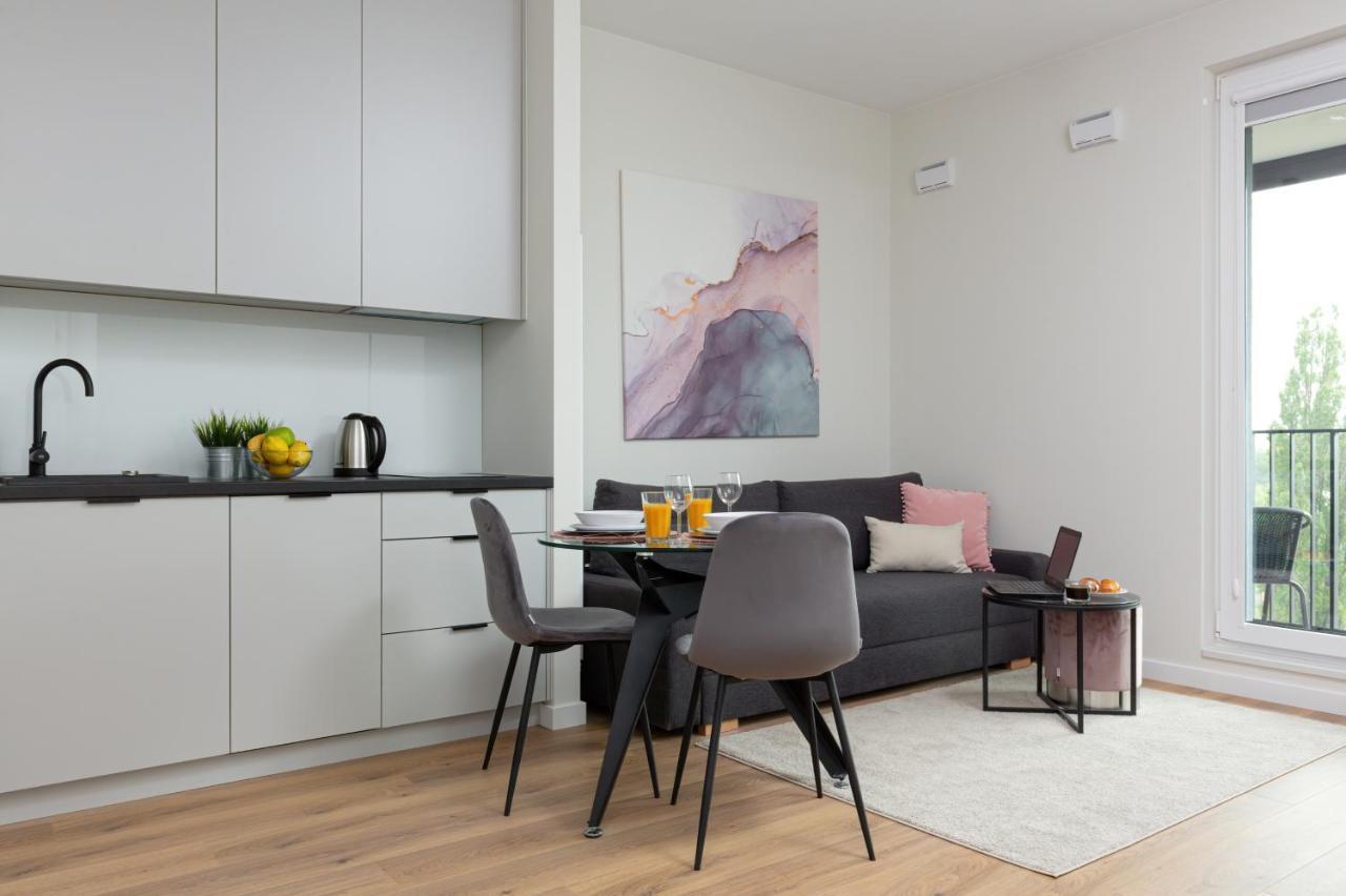 Apartments Business Center Wola Ordona By Renters Varsó Kültér fotó